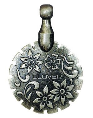 Clover Thread Cutter Pendant (Antique Silver)