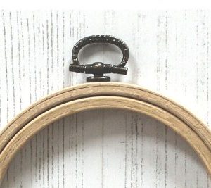 Nurge Beech Wood Hanging Display Frame 3.9"