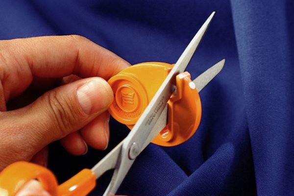 Fiskars Scissor Sharpener: SewSharp - Image 2