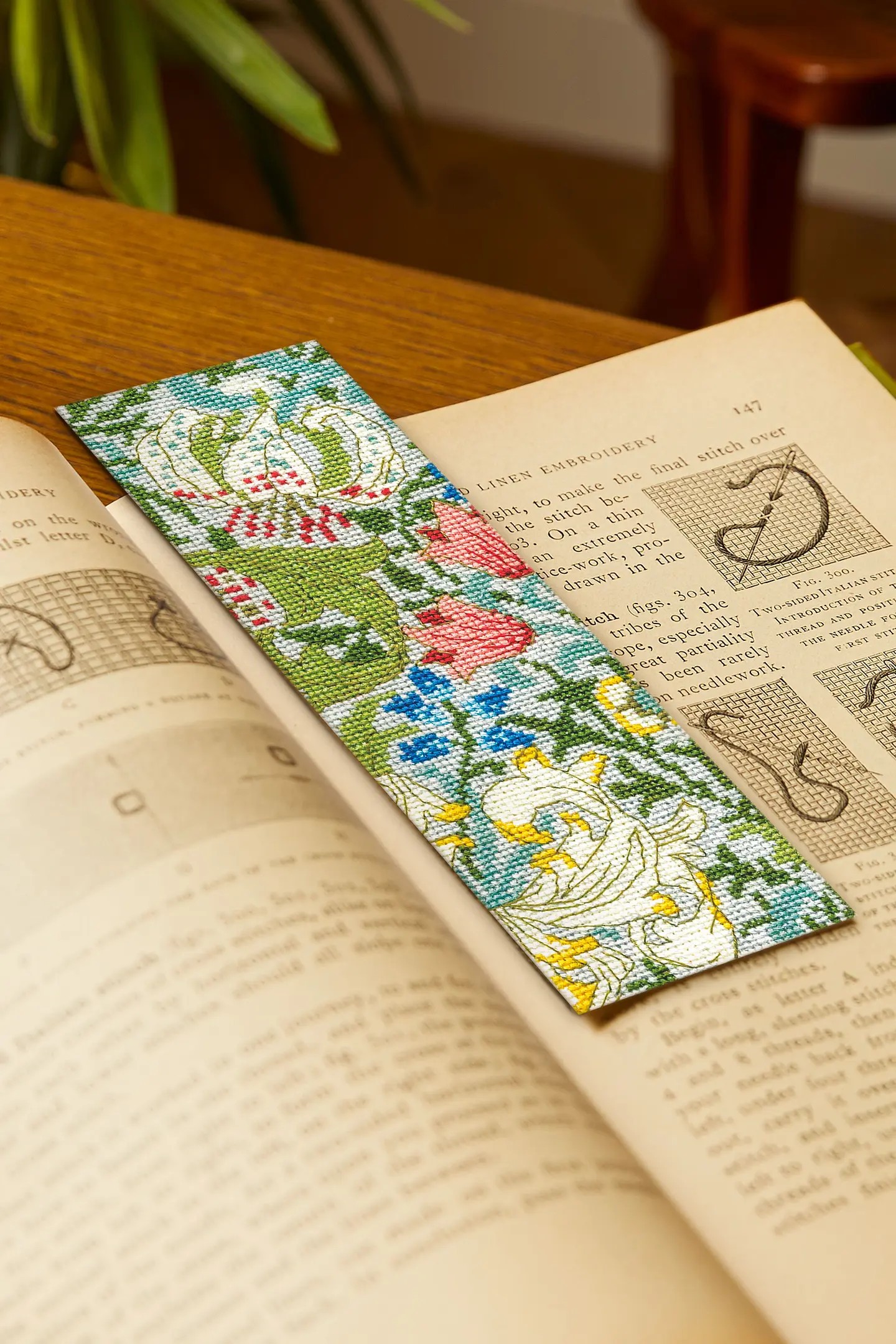 DMC Golden Lily by JH Dearle, The V&A Collection, Bookmark Kit